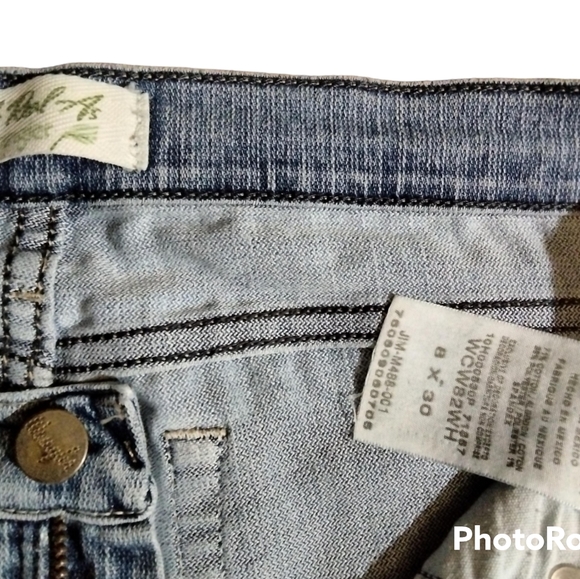 Vintage 'As Real As Wrangler' Light Wash Relaxed Fit Women's Denim Jeans - Picture 3 of 13